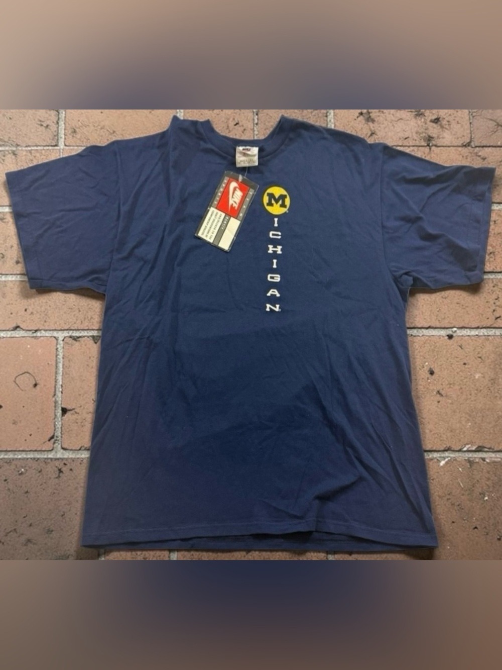 NWT 1990s Nike Michigan Wolverines Team T-Shirt Mens L Made in USA Navy Vintage